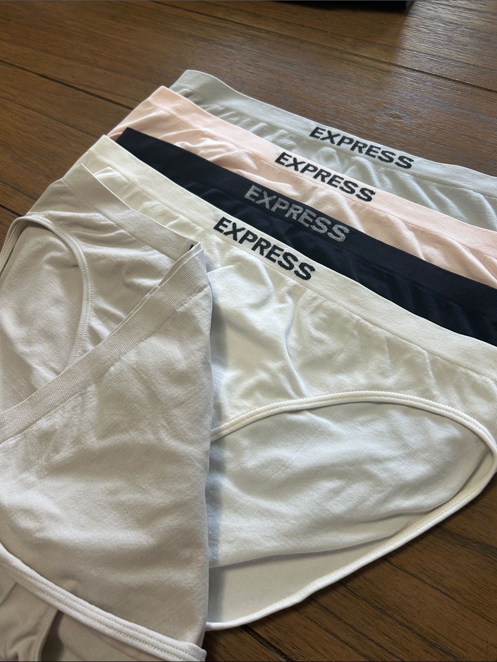 Express Women's Bikini Briefs - super soft and smooth - NWOT - Picture 3 of 7